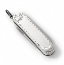 Lommekniv med sølvbeslag og sølvkjede (kvalitet 925). Selve kniven er fra Victorinox. Kan graveres med navn og dato. Lengde:5,8 cm BAKSIDE thumbnail